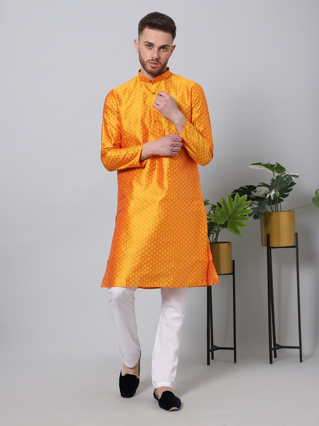 

SHIWAM ETHNIX Ethnic Motifs Printed Mandarin Collar Art Silk Kurta, Yellow