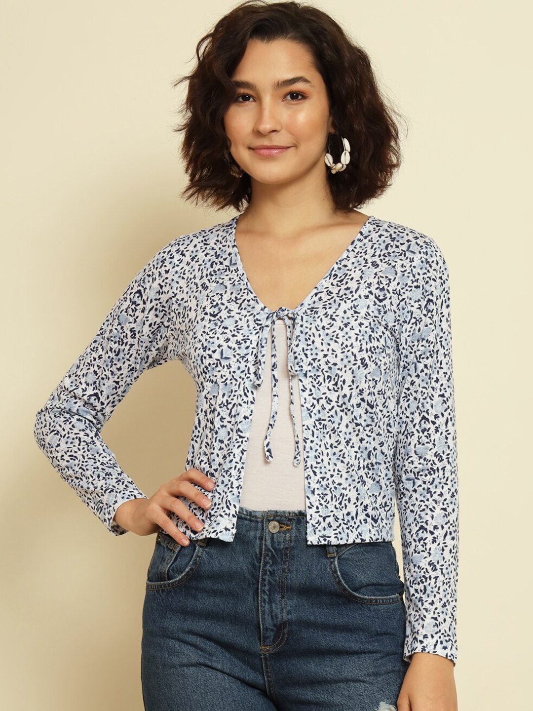 

Trend Arrest Abstract Printed Crop Tie-Up Cotton Shrug, White