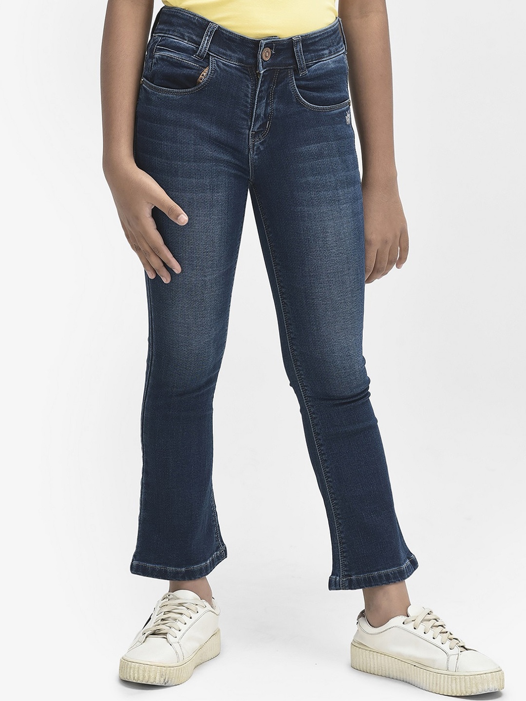 

Crimsoune Club Girls Mid-Rise Light Fade Stretchable Bootcut Jeans, Blue