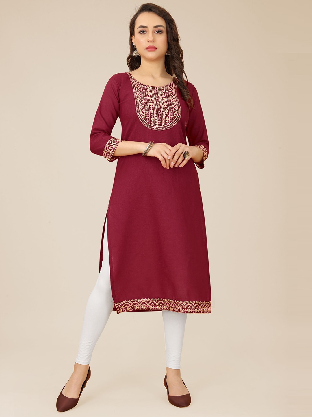 

VAIRAGEE Floral Yoke & Border Thread Work Kurta, Red
