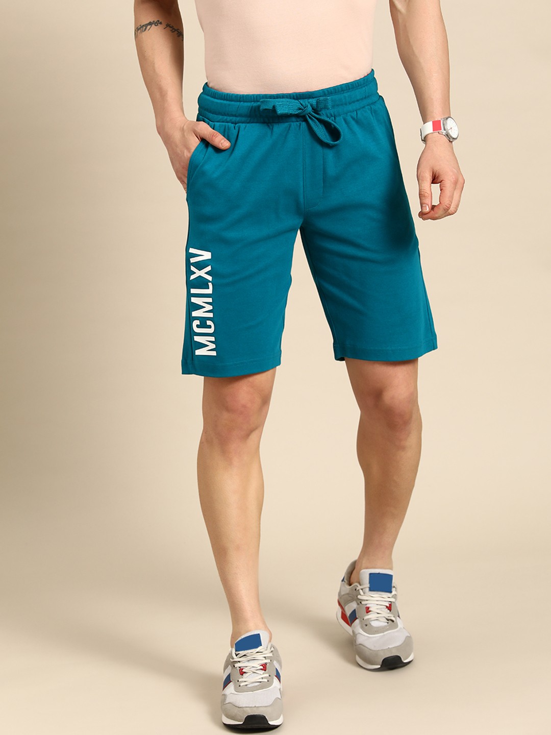 

United Colors of Benetton Men Printed Detail Pure Cotton Shorts, Teal