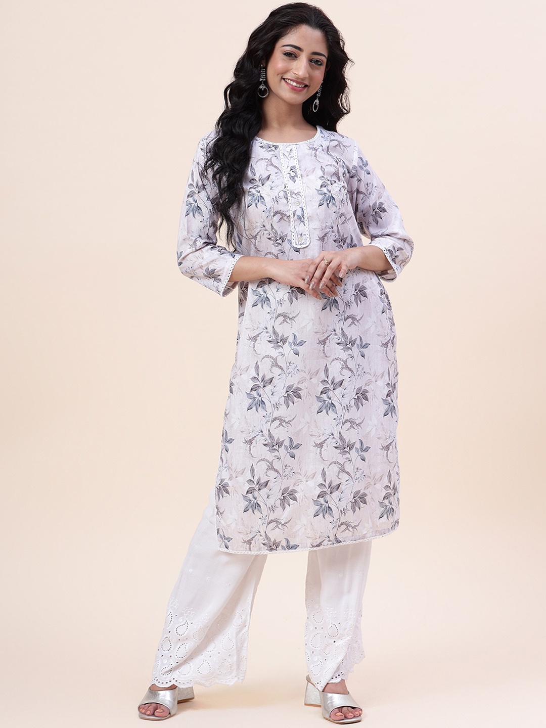 

Meena Bazaar Floral Printed Thread Work Cotton Kurta, Grey