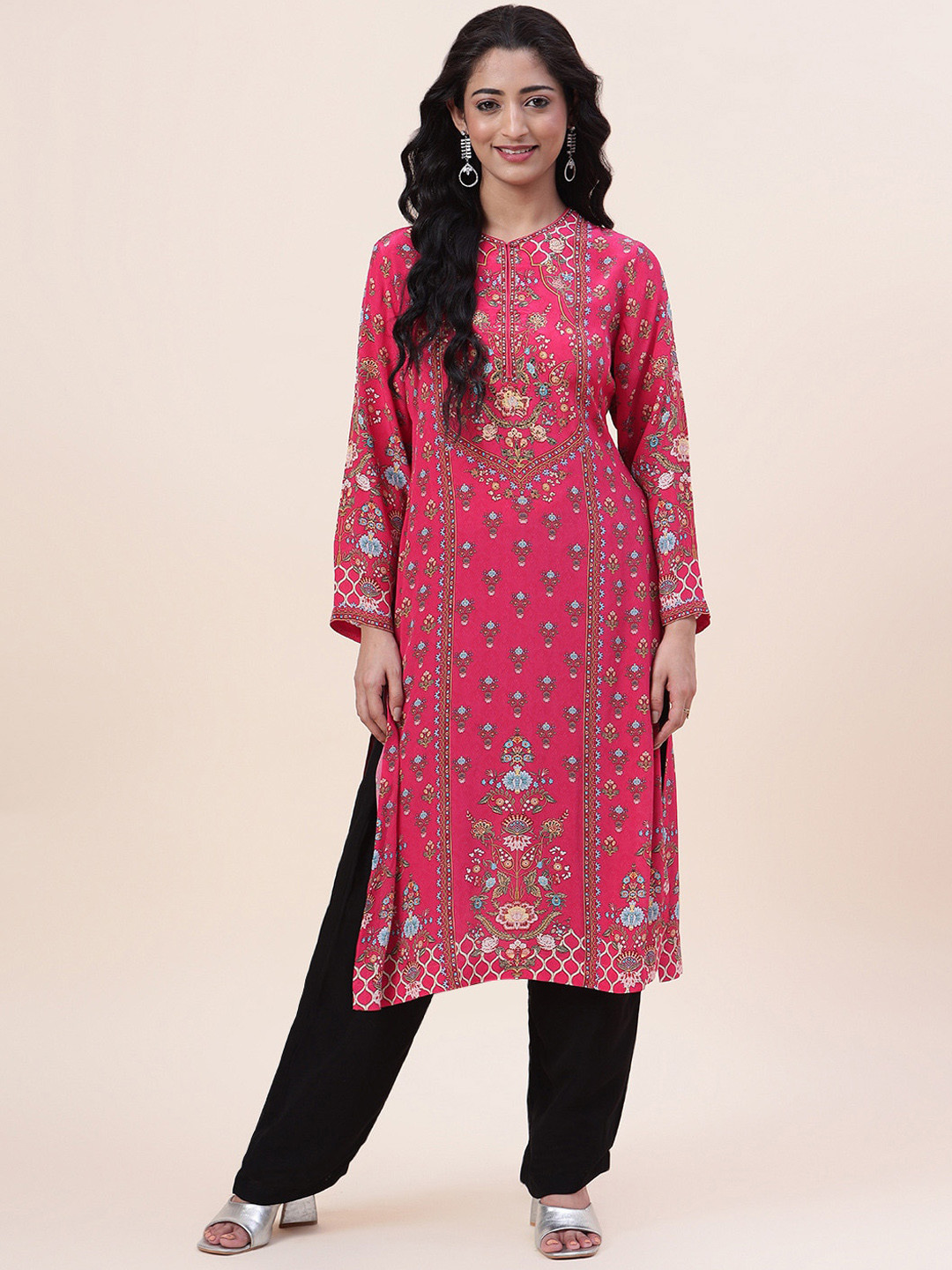 

Meena Bazaar Floral Printed Thread Work Crepe Kurta, Pink