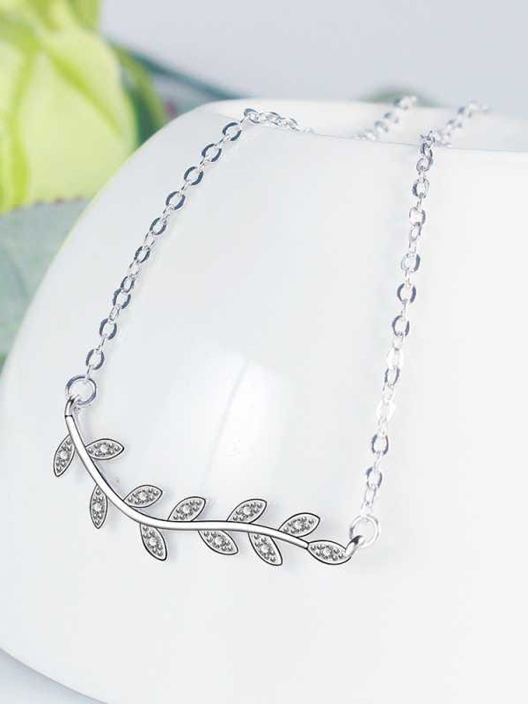 

MYKI Silver-Plated Exclusive Leaves Pendant Set