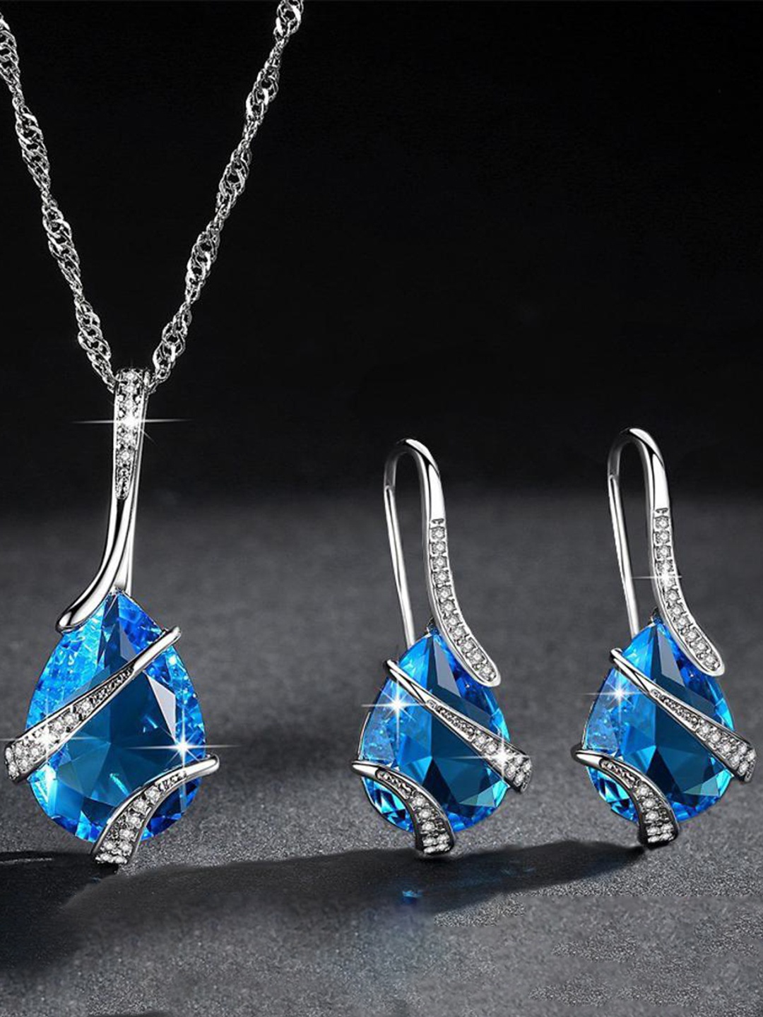 

MYKI Silver-Plated Blue Stone Cubic Zirconia Pendant & Earrings Set