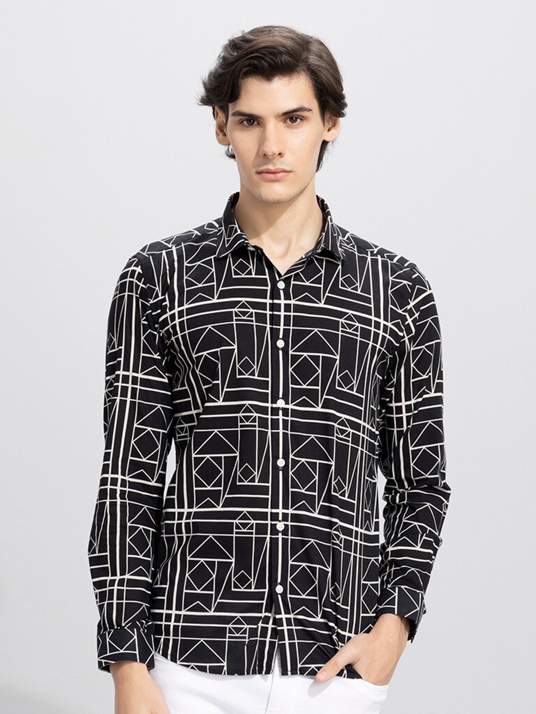

Snitch Black Slim Fit Geometric Printed Cotton Casual Shirt