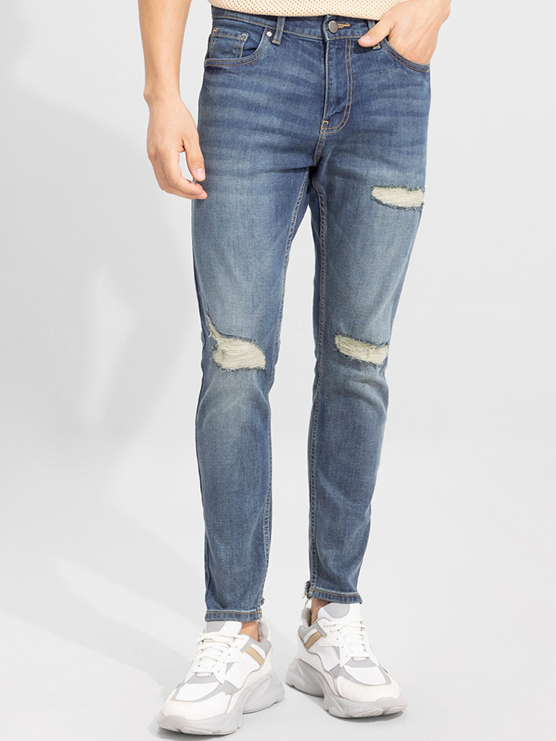 

Snitch Men Blue Low-Rise Mildly Distressed Whiskers Light Fade Skinny Fit Jeans