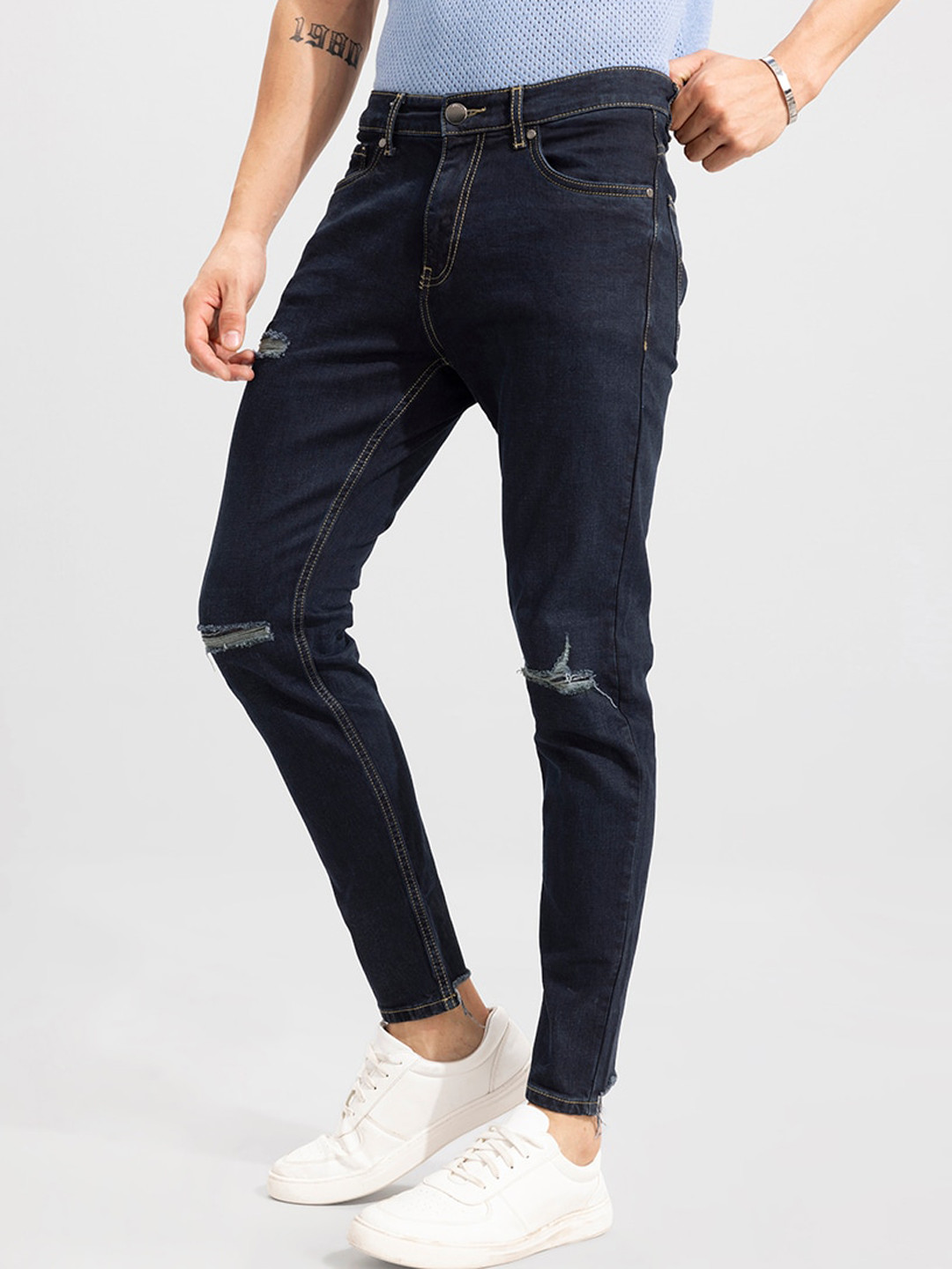 

Snitch Men Blue Low-Rise Mildly Distressed Skinny Fit Jeans