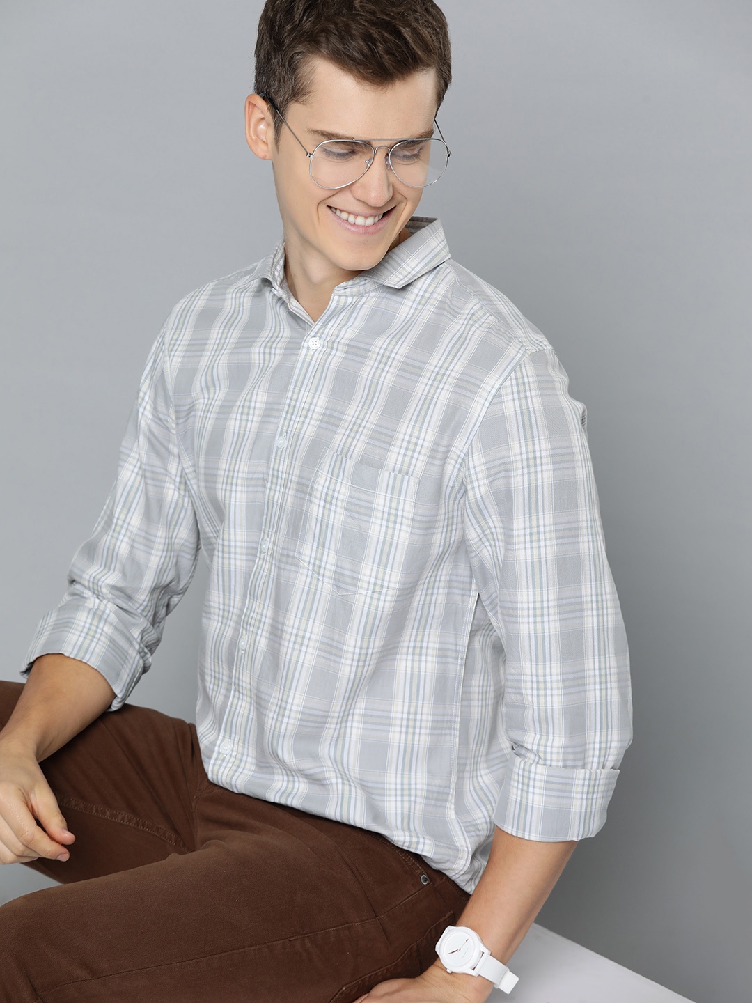 

Mast & Harbour Men Standard Slim Fit Tartan Checked Casual Shirt, Grey