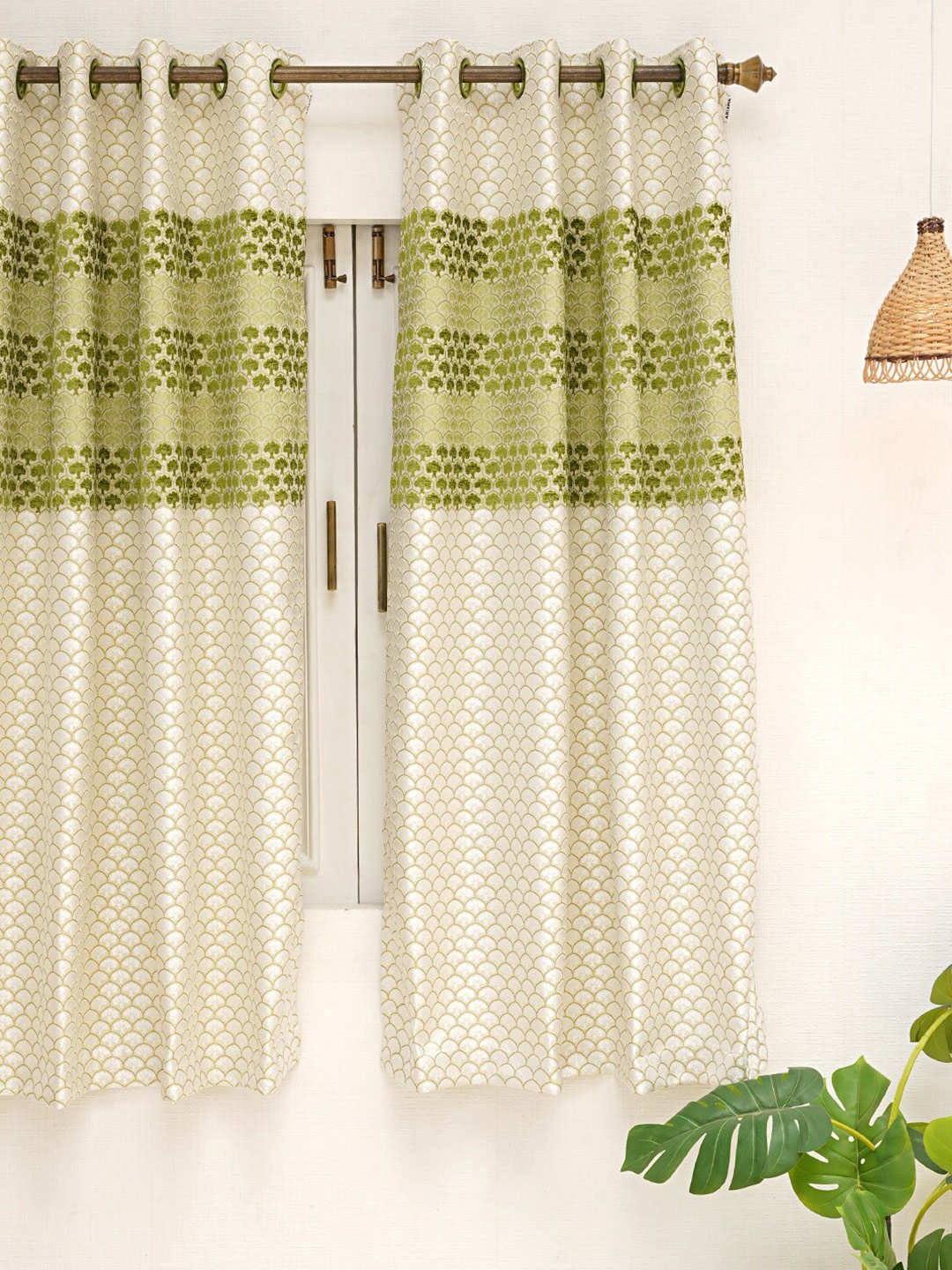 

Ariana Green & White Floral Room Darkening Window Curtain