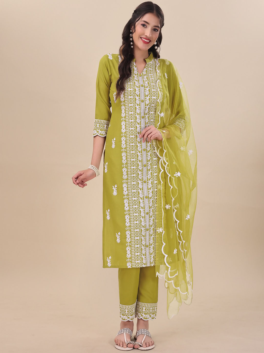 

Inddus Green Floral Embroidered Thread Work Straight Kurta & Trousers With Dupatta