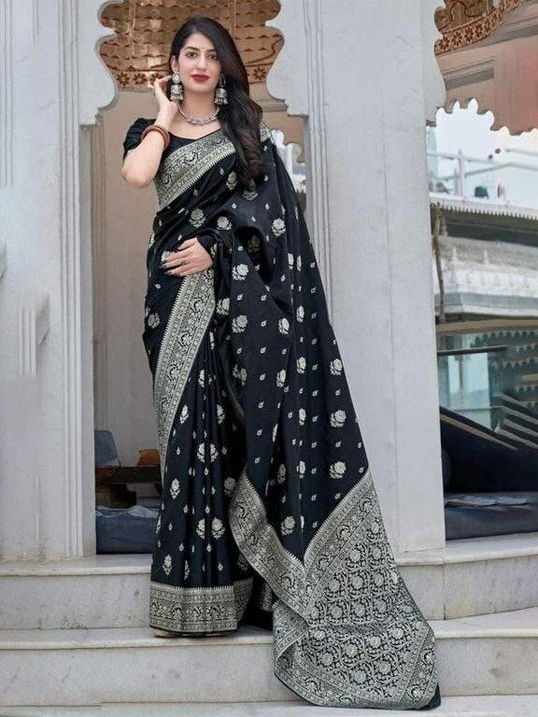 

TIEXA Woven Design Zari Pure Silk Banarasi Saree, Black