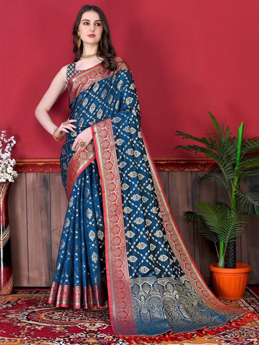 

MS RETAIL Woven Design Zari Silk Blend Banarasi Saree, Navy blue