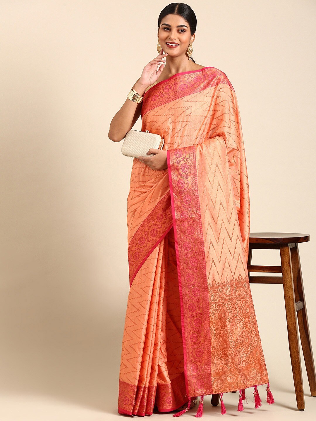 

MS RETAIL Chevron Woven Design Zari Banarasi Saree, Peach