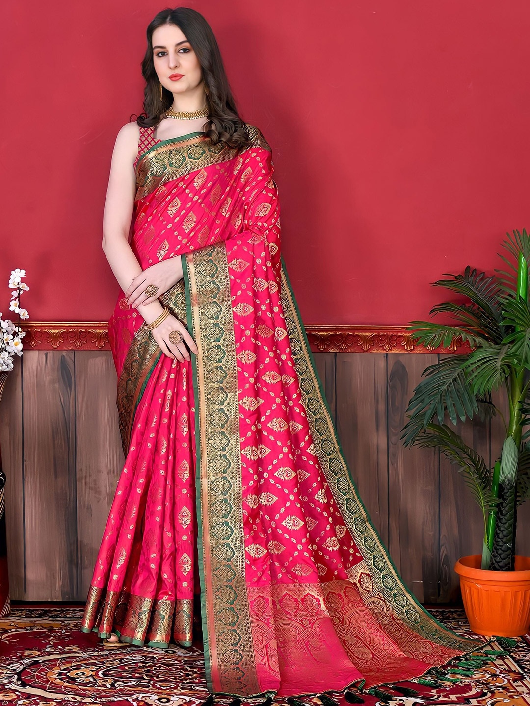 

Mitera Pink & Green Ethnic Woven Design Zari Banarasi Saree