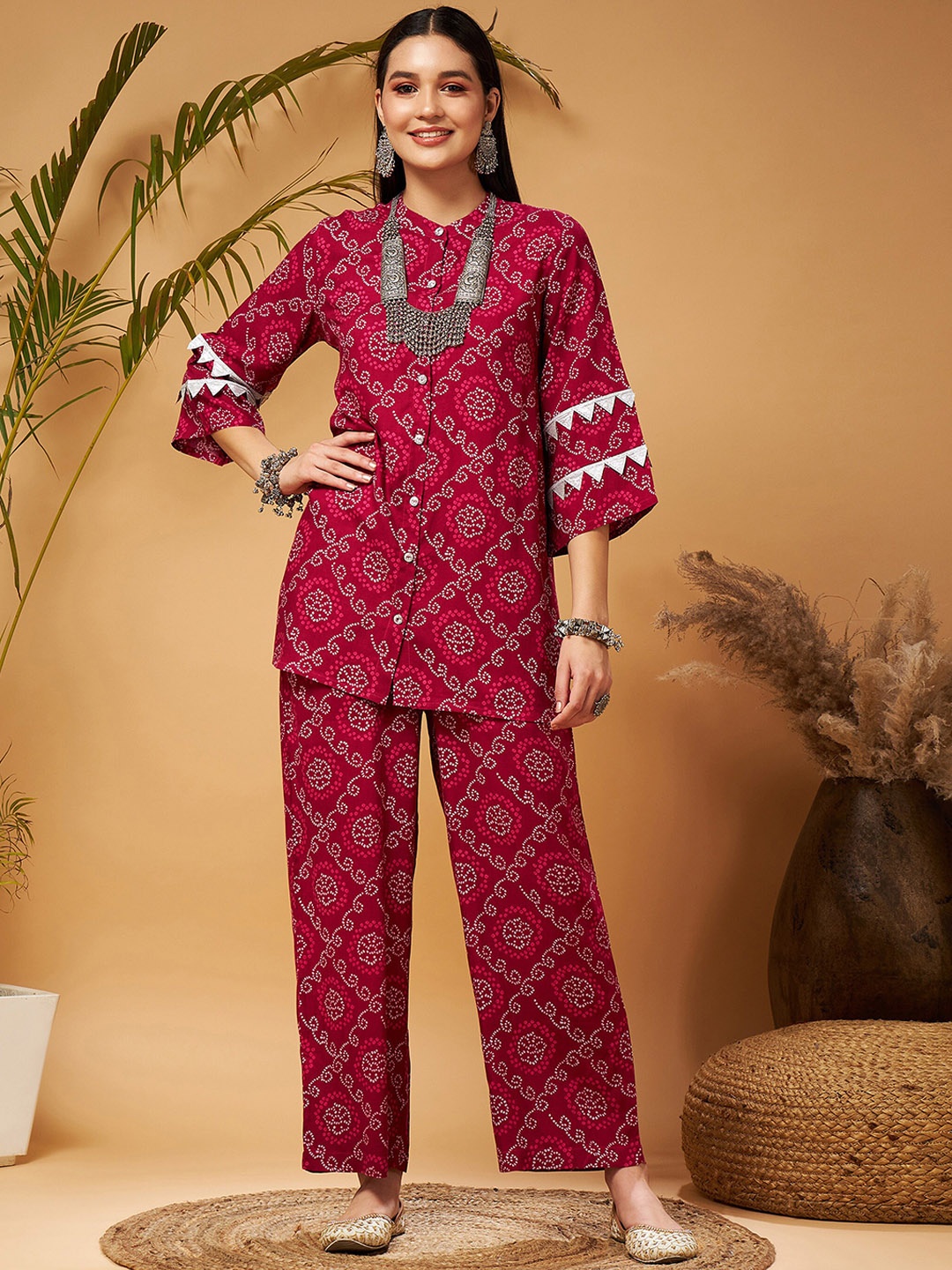 

Shae by SASSAFRAS Fuchsia Ethnic Motifs Printed Pathani Style Kurti And Palazzos