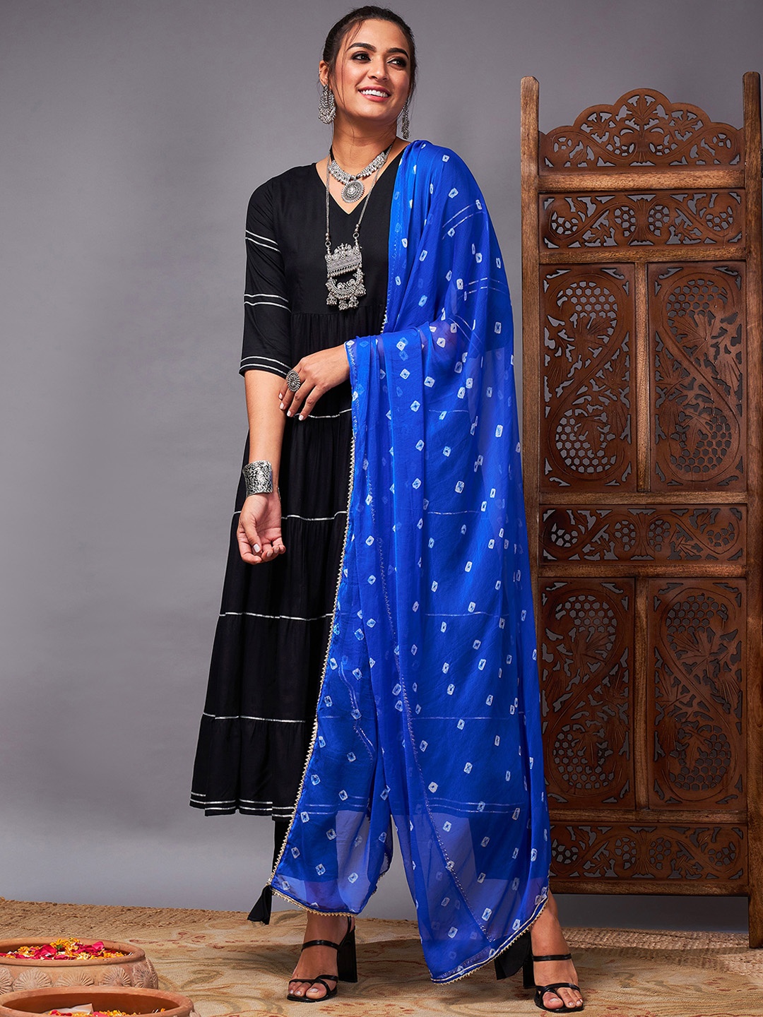 

Shae by SASSAFRAS Anarkali Gotta Patti Kurta With Trousers & Dupatta, Black