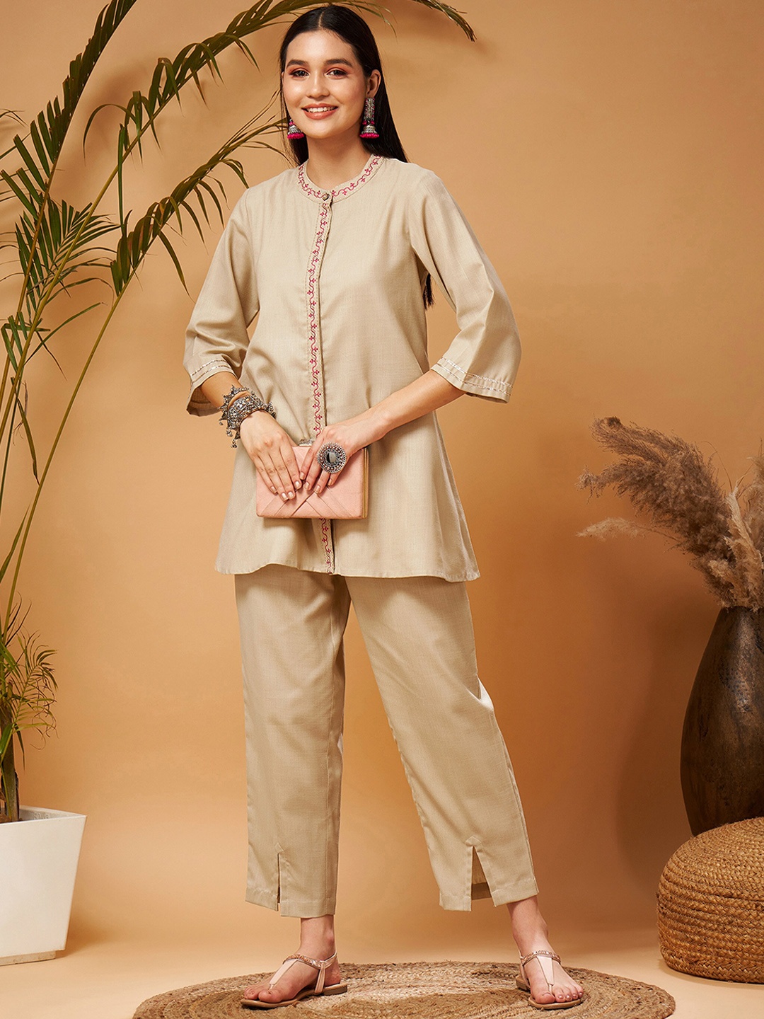 

Shae by SASSAFRAS Beige Floral Embroidered Regular Kurti With Palazzos