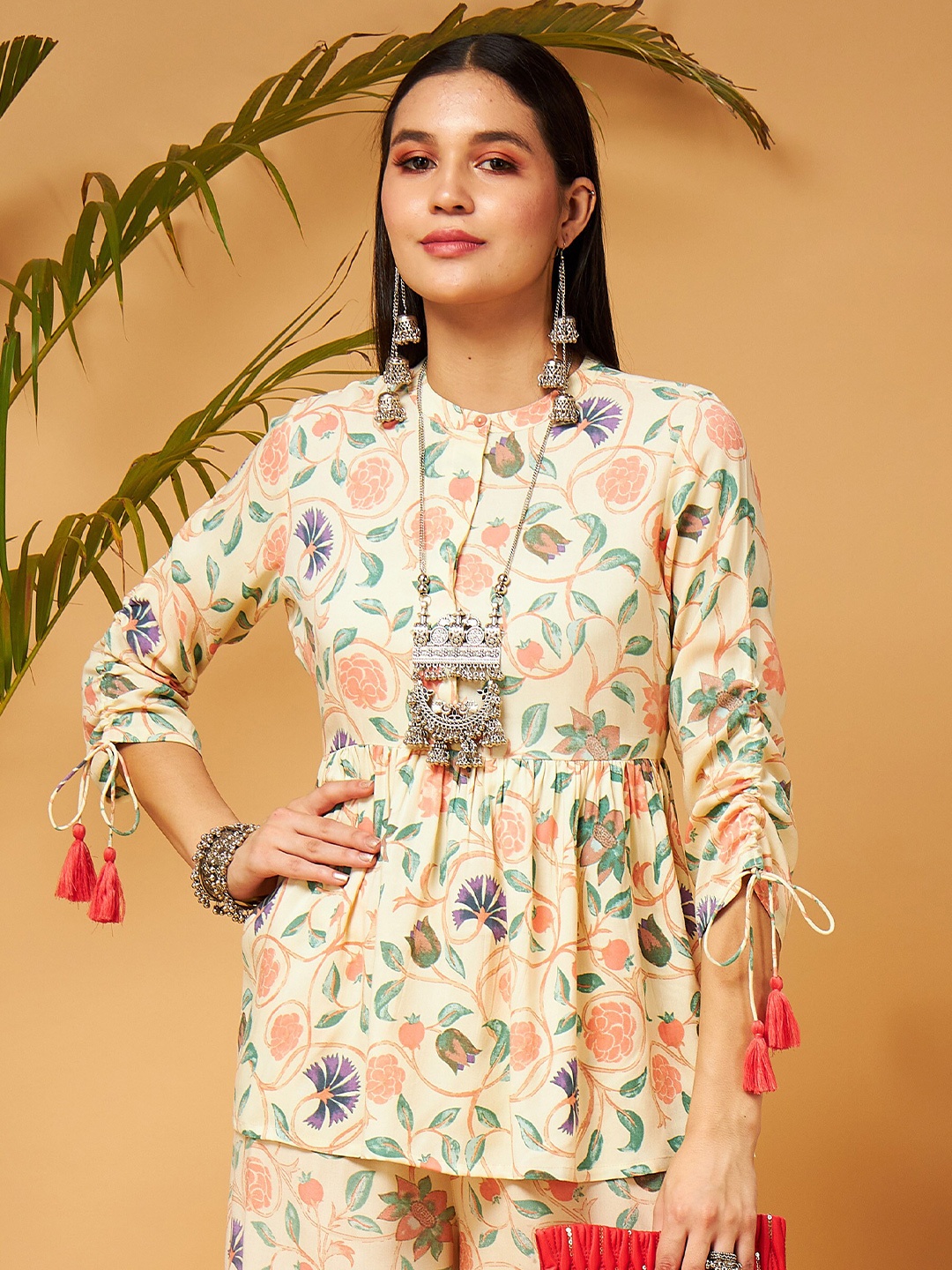 

Shae by SASSAFRAS Beige Floral Printed Ruched Sleeves Liva A-Line Top