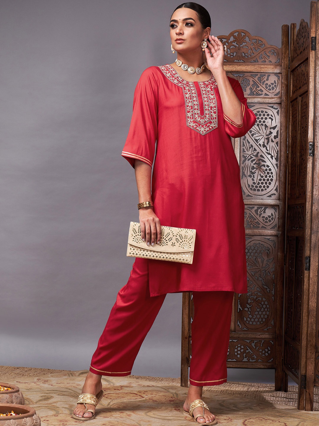 

Shae by SASSAFRAS Red Ethnic Motifs Embroidered Kurta With Trousers