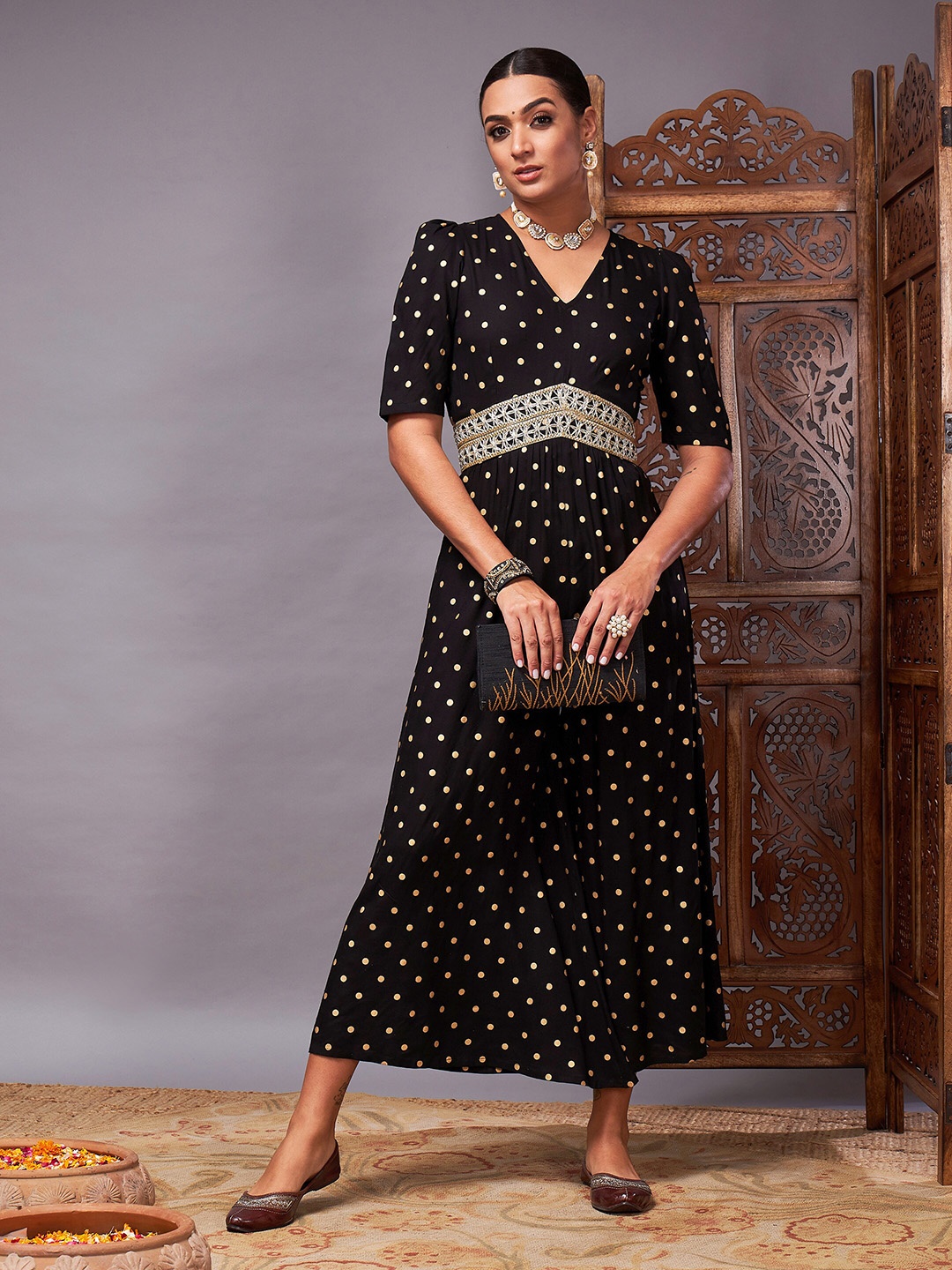 

Shae by SASSAFRAS Black & Gold-Toned Polka Dots Printed V-Neck Basic Jumpsuit