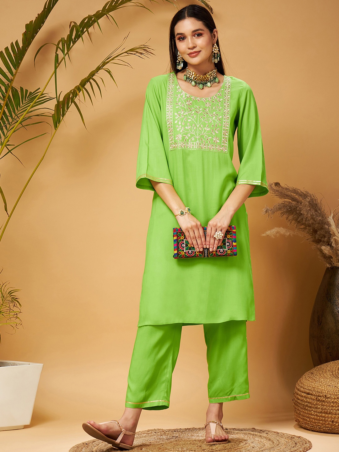

Shae by SASSAFRAS Green Floral Yoke Design V-Neck Thread Work Kurta with Trousers