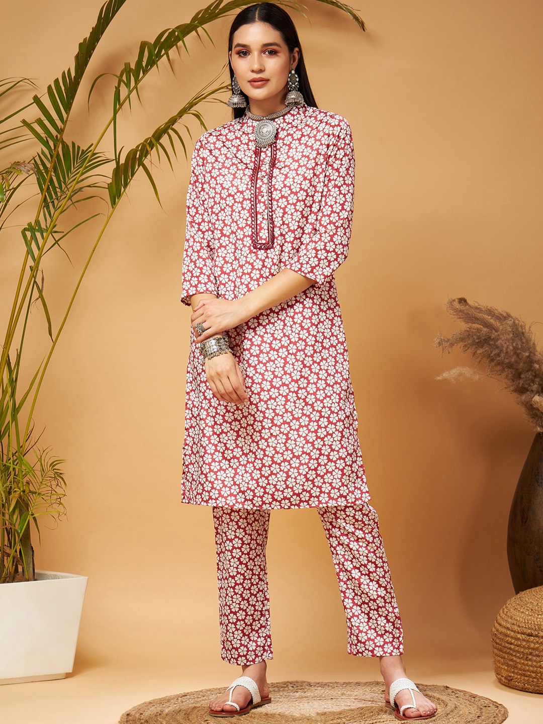 

Shae by SASSAFRAS White Floral Printed Mirror Works Kurta with Trousers