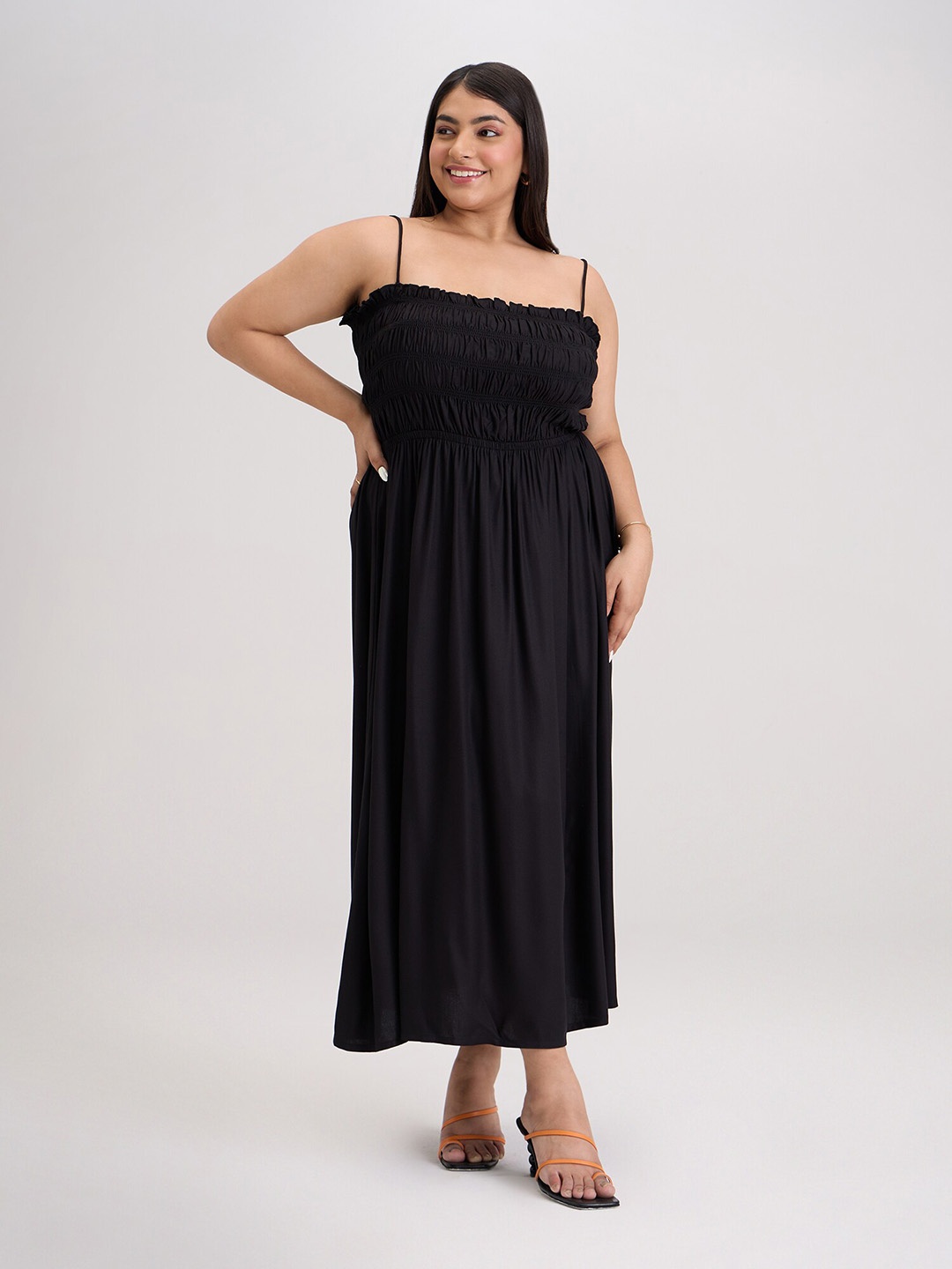 

20Dresses Black Gathred Or Pleated Maxi Dress