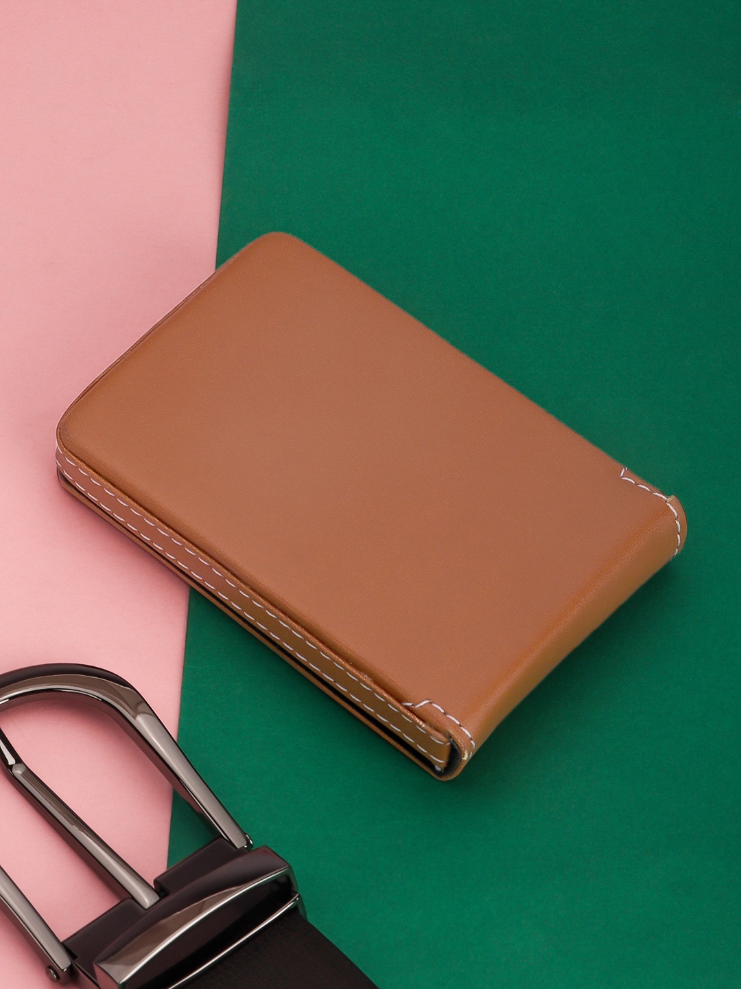 

Roadster Tan Textured Card Holder