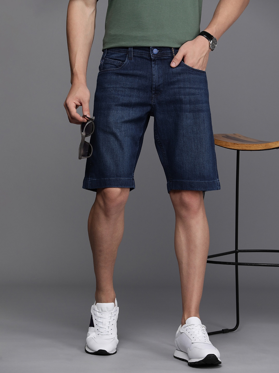 

Allen Solly Sport Men Slim Fit Cotton Denim Shorts, Navy blue