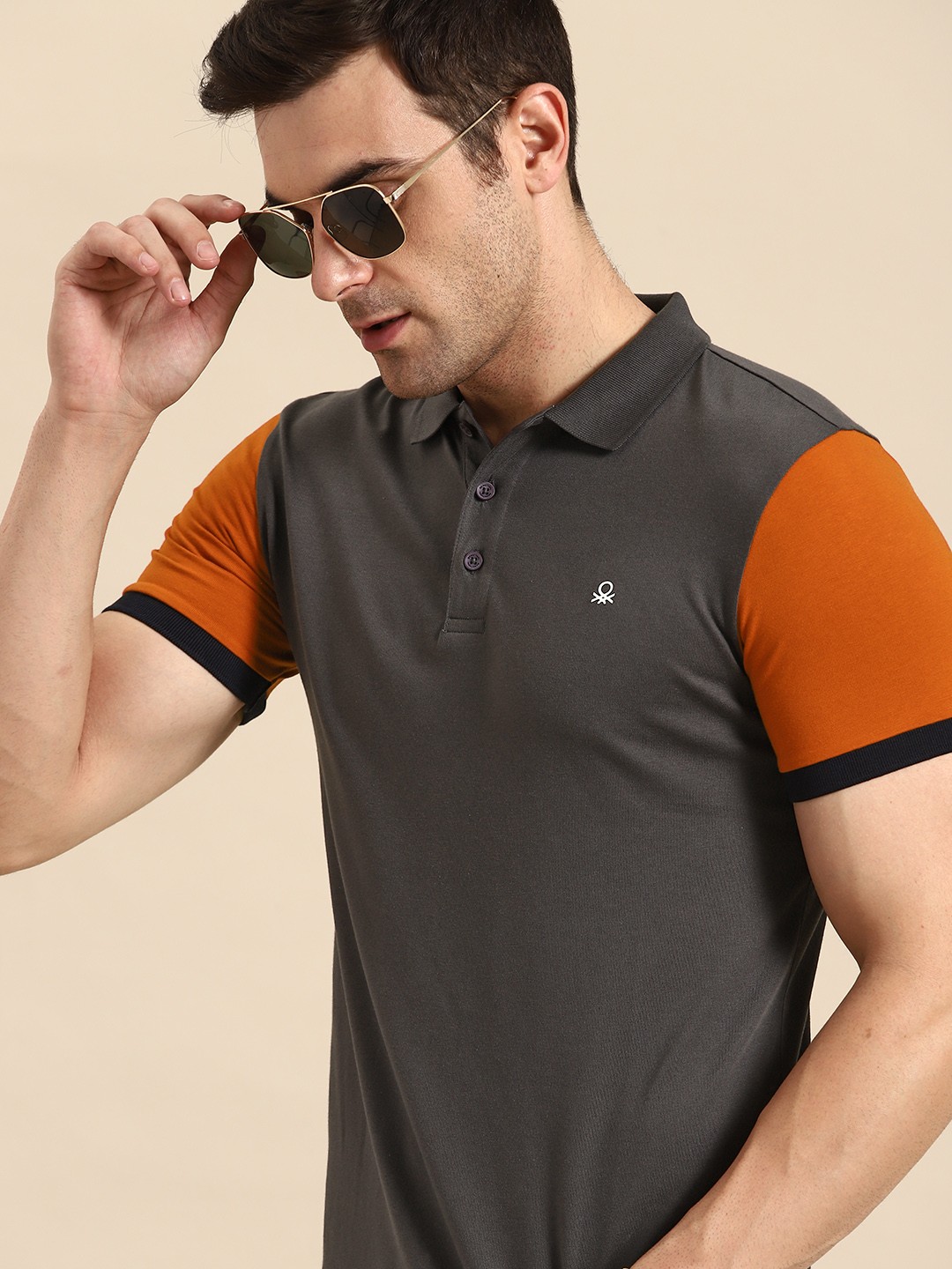 

United Colors of Benetton Contrast Sleeves Polo Collar T-shirt, Grey