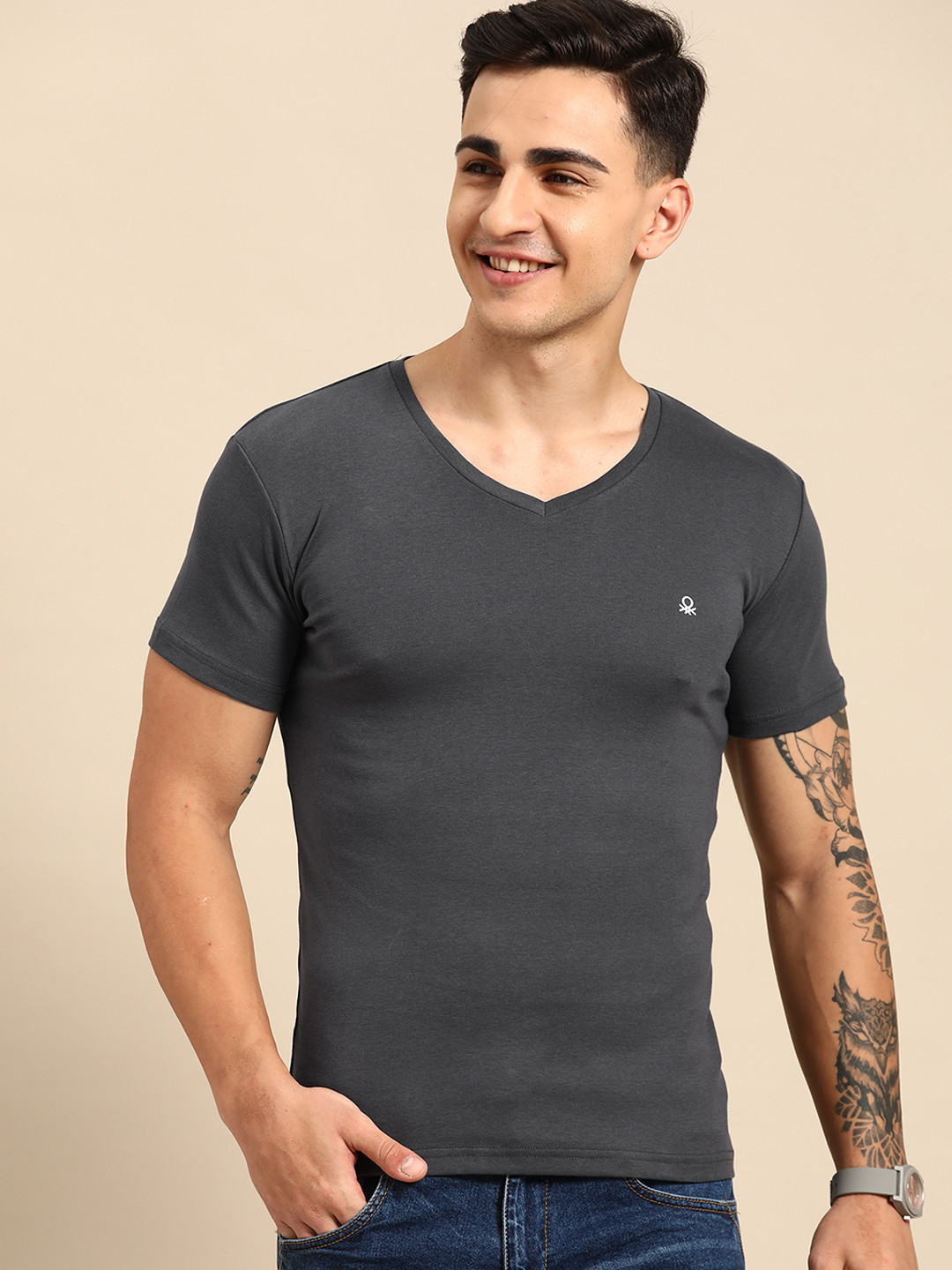 

United Colors of Benetton V-Neck Pure Cotton T-shirt, Grey