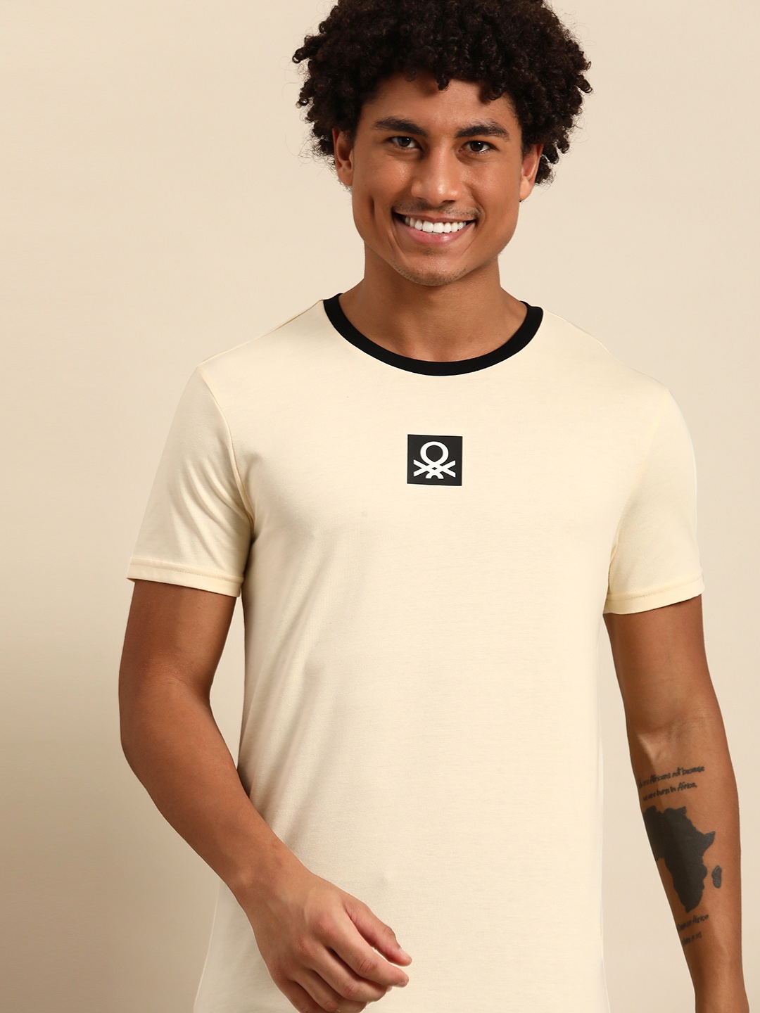 

United Colors of Benetton Men Brand Logo Print Detail T-shirt, Beige