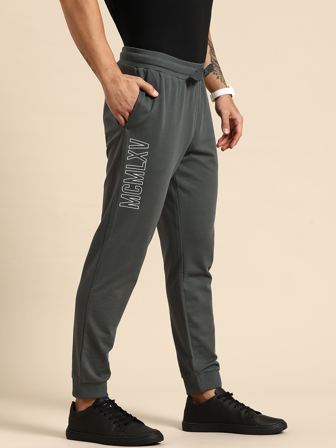 

United Colors of Benetton Men Typography Printed Pure Cotton Joggers, Grey