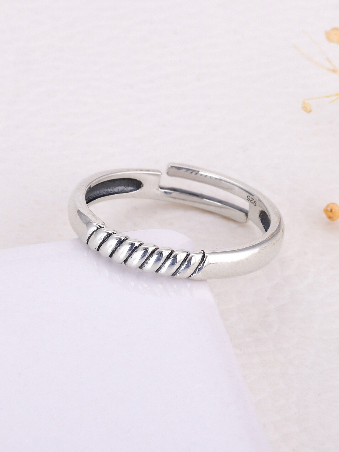 

GIVA Rhodium-Plated Rope Designed 925 Sterling Silver Finger Ring