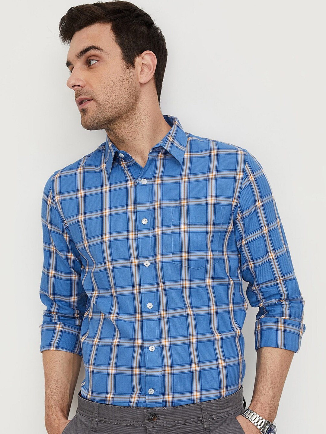 

max Men Blue Opaque Checked Cotton Casual Shirt