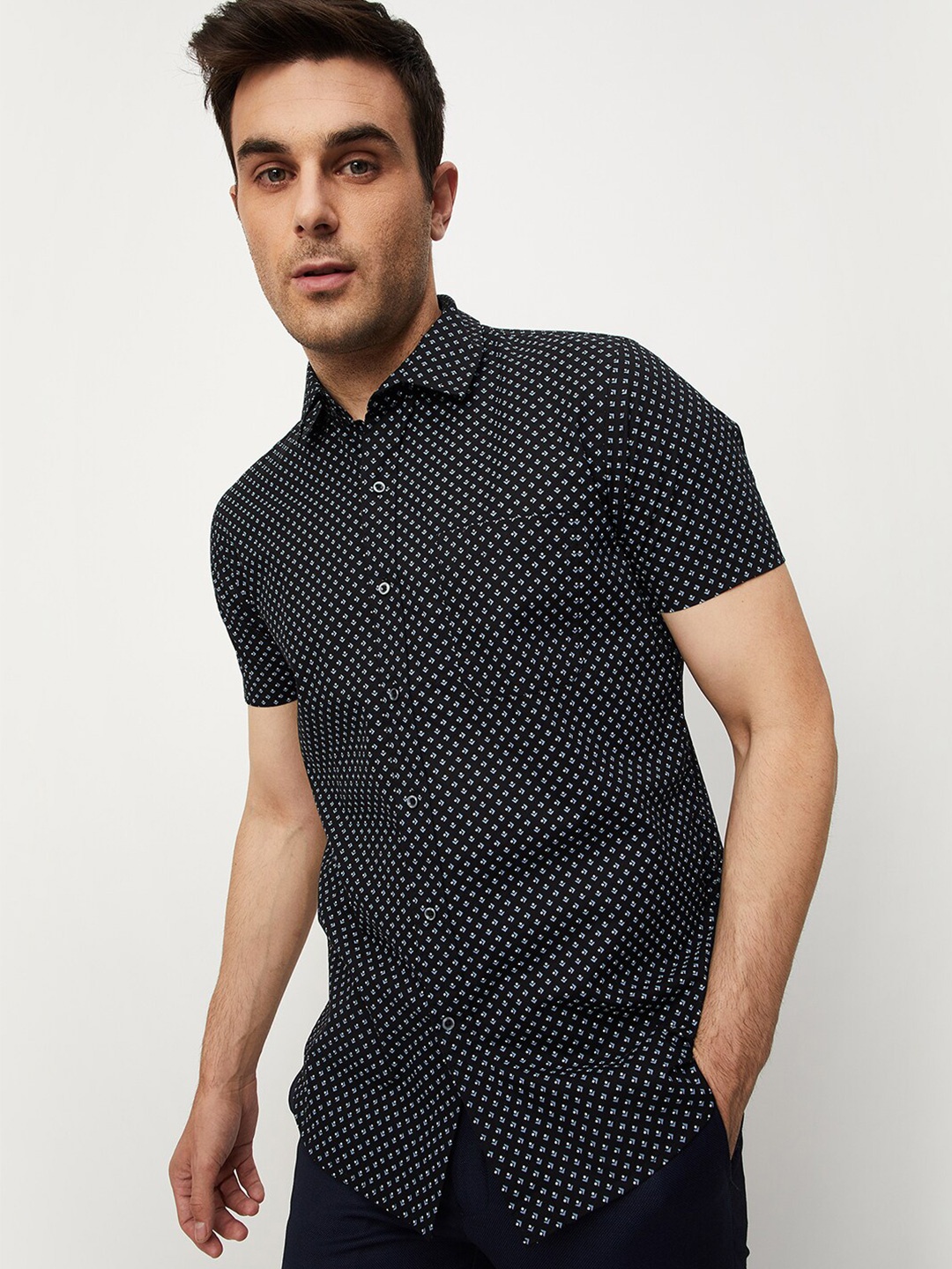 

max Opaque Printed Cotton Casual Shirt, Black