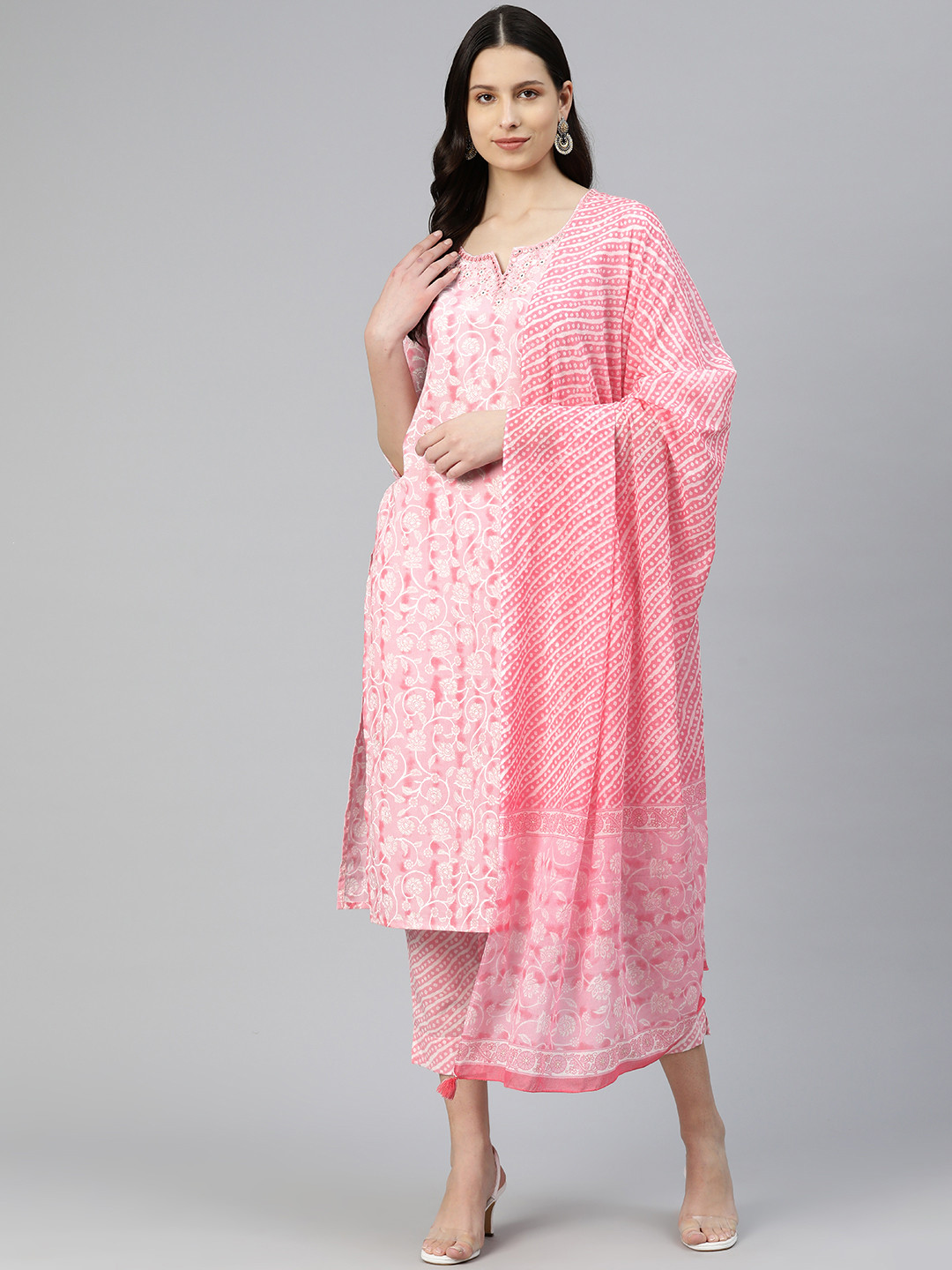 

Readiprint Fashions Women Floral Printed Pure Cotton Kurta with Trousers & With Dupatta, Pink