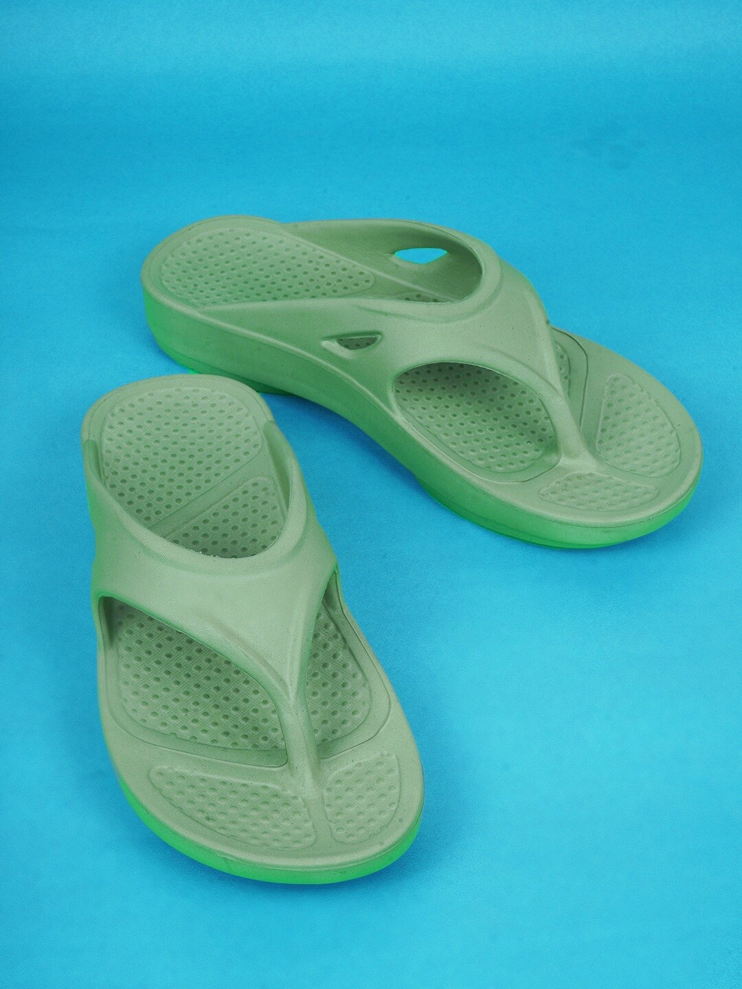 

Action EVA Flotter Women Textured Rubber Thong Flip-Flops, Green