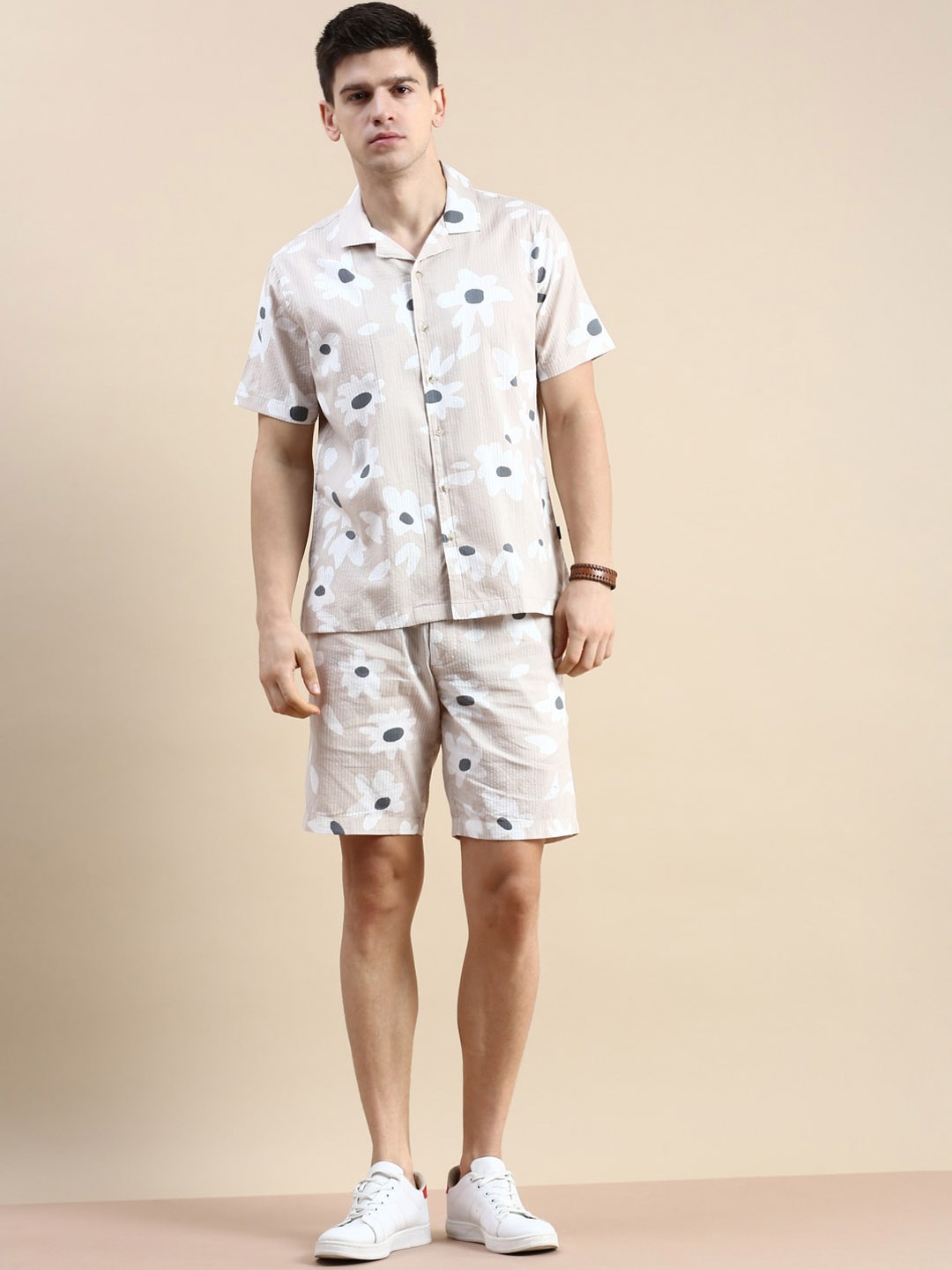 

SHOWOFF Printed Shirt With Shorts, Beige