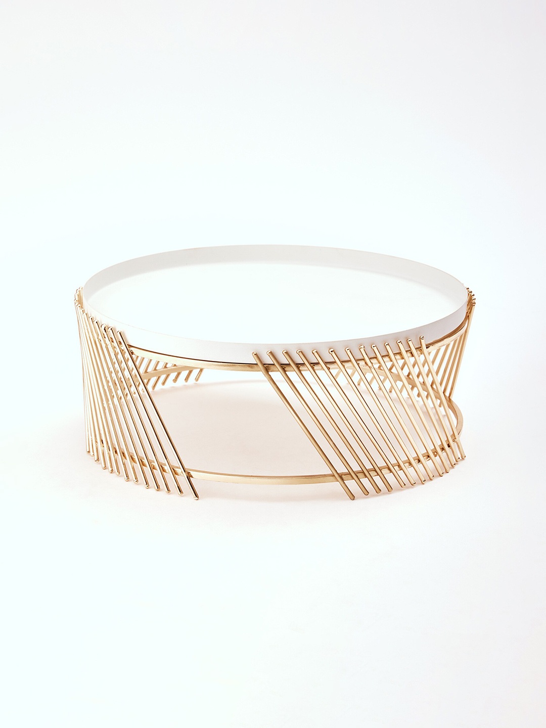 

The Label Life White Metal Cake Stand