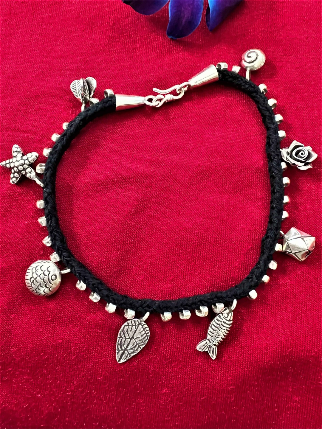 

Arte Jewels 925 Oxidised Silver Thread Anklet with Charms