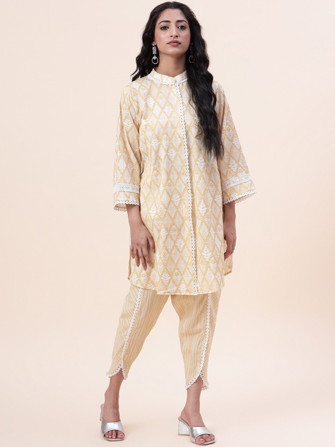 

Meena Bazaar Ethnic Motifs Printed Regular Kurti with Dhoti Pants, Yellow