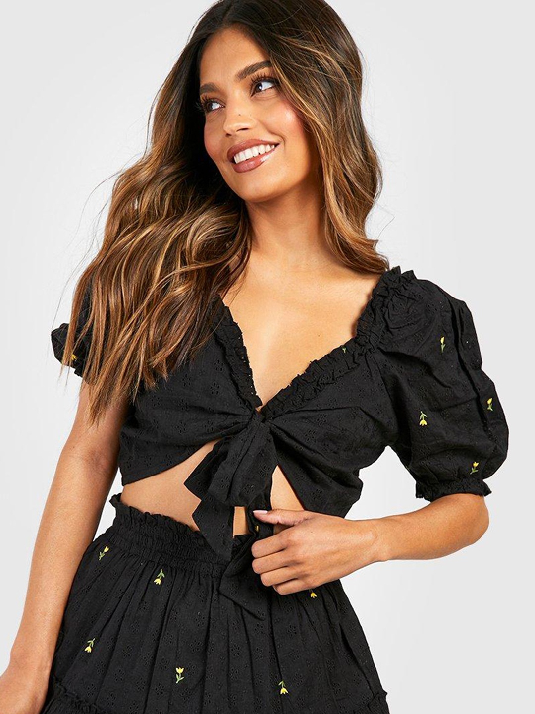 

Boohoo Floral Embroidered Schiffli Pure Cotton Knot Detail Crop Top with A-Line Skirt, Black