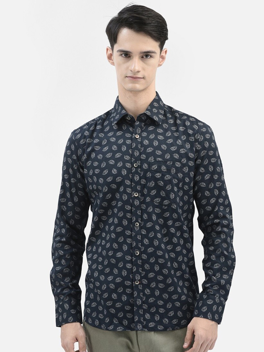 

Crimsoune Club Slim Fit Floral Printed Pure Cotton Casual Shirt, Navy blue