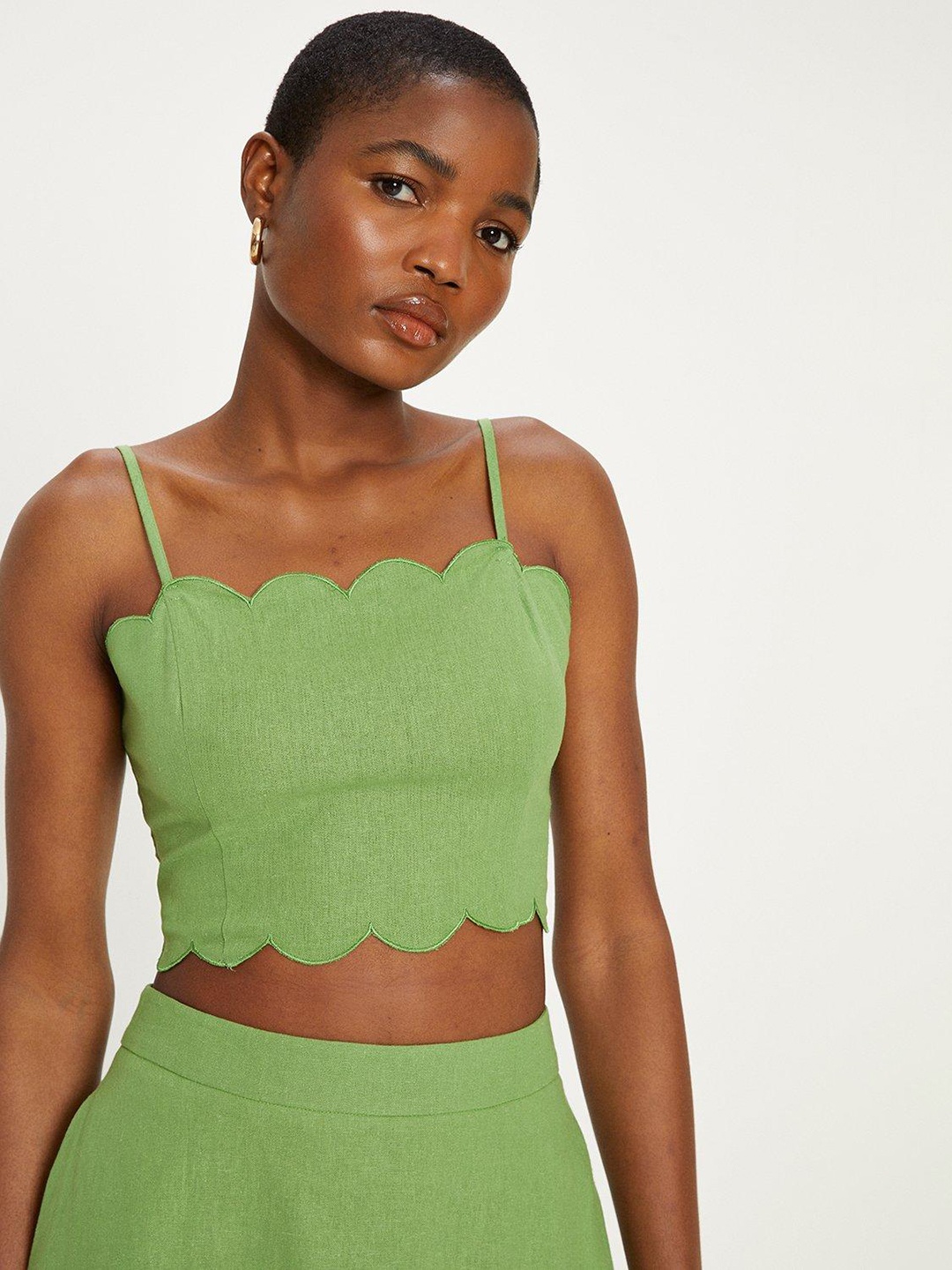 

OASIS Linen Blend Scalloped Edge Crop Top, Green