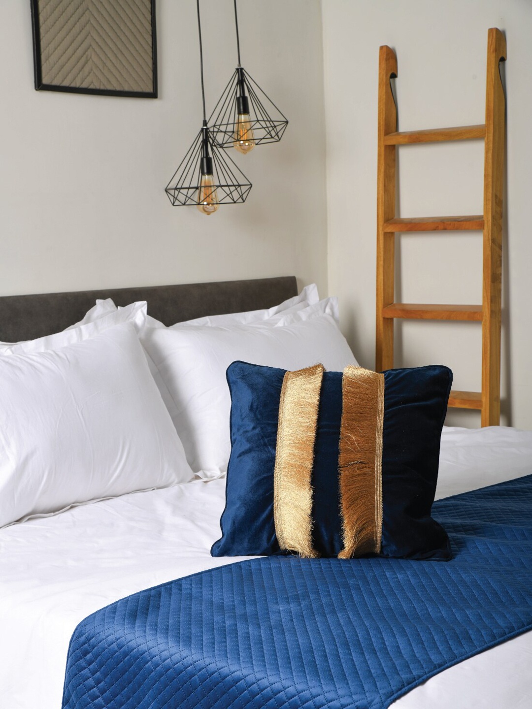THE SEWING CREST Blue Self-Design Cotton Throw