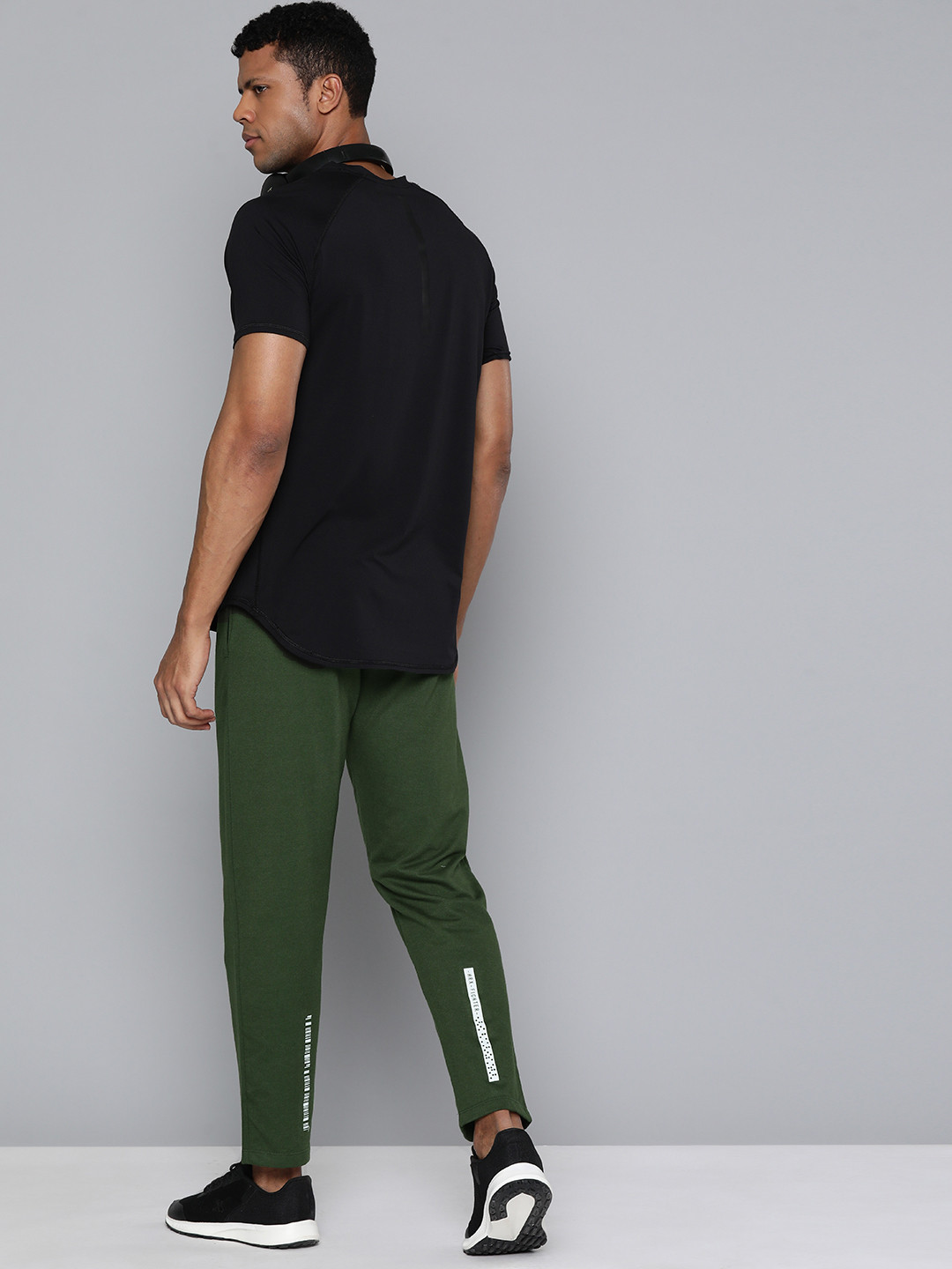 

HRX by Hrithik Roshan Men Solid Joggers, Olive