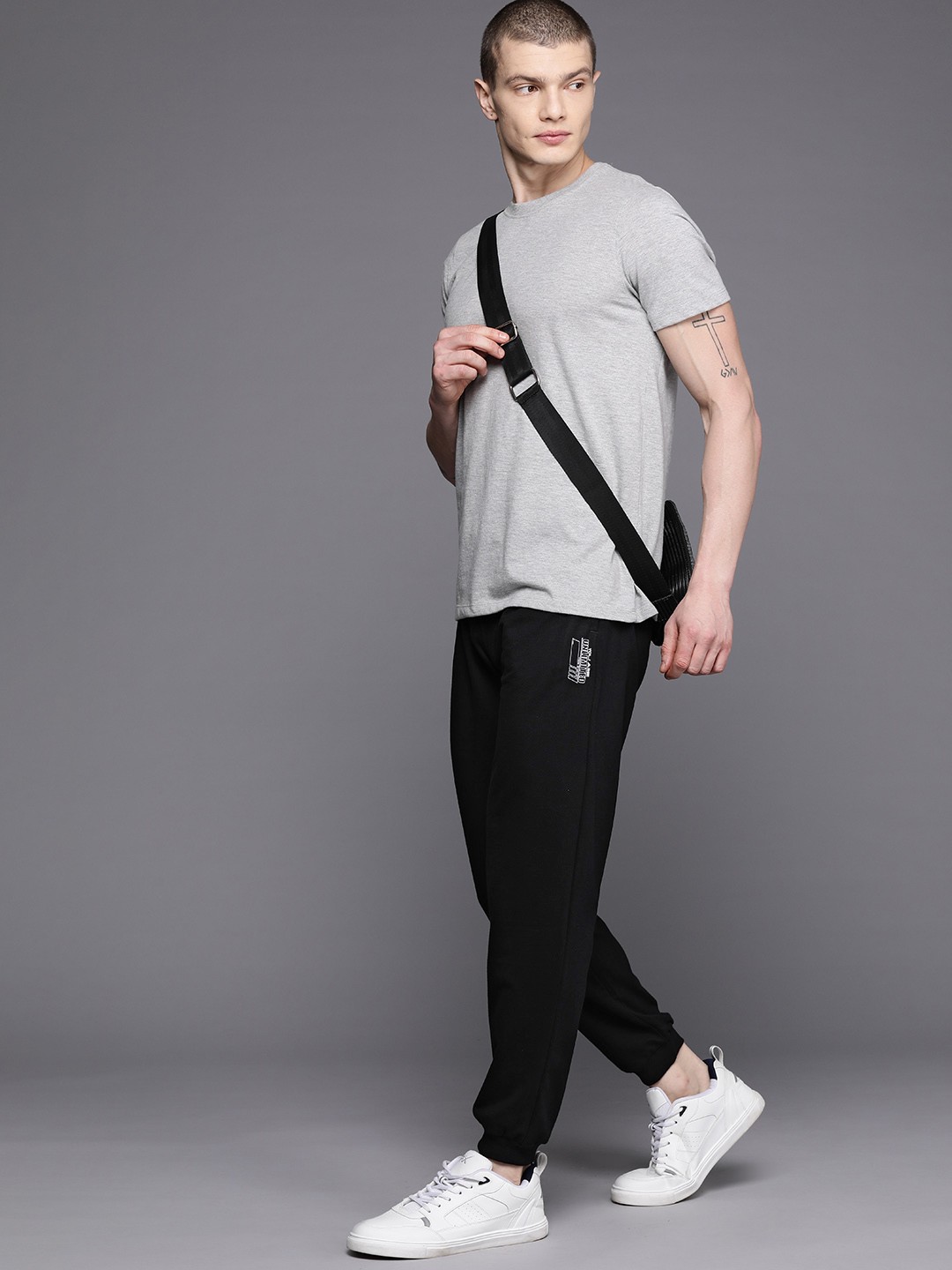

HRX by Hrithik Roshan Men Lifestyle Joggers, Black