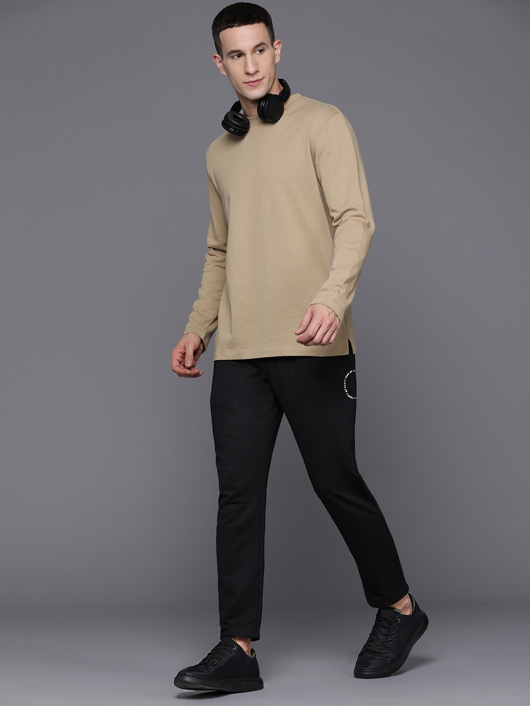 

HRX by Hrithik Roshan Men Solid Track Pants, Black